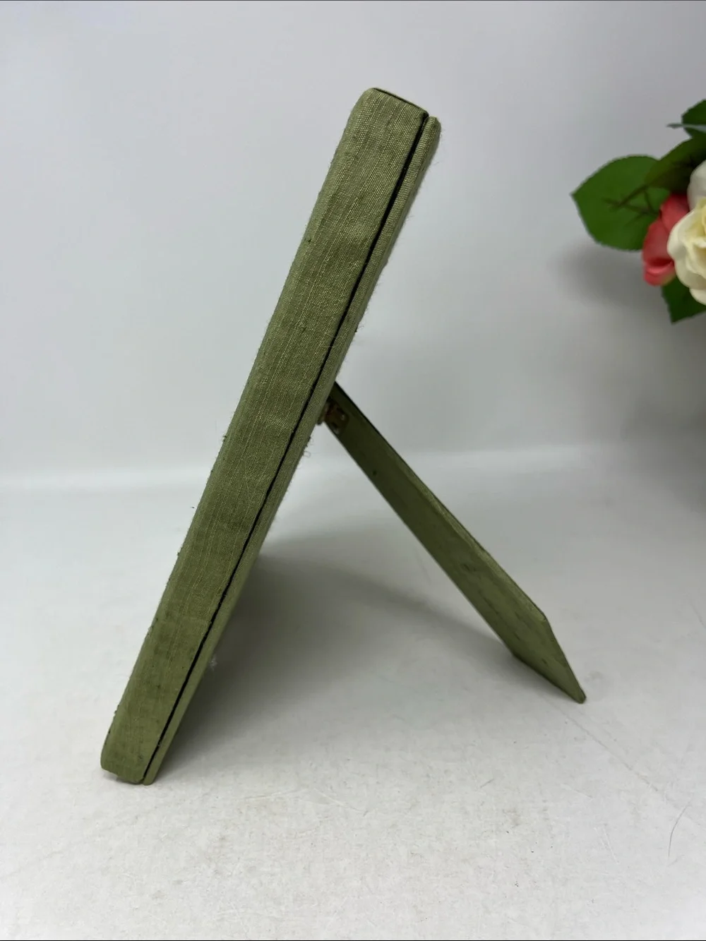 100% SILK HANDCRAFTED 4x6 PICTURE FRAME PASSPORT COLLECTION GREEN SILK
